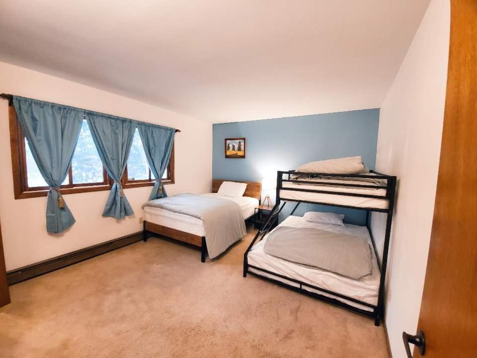 Walk To Pool & Beach - Spacious Gateway, Hot Tub, Game Room Pocono Country Place エクステリア 写真