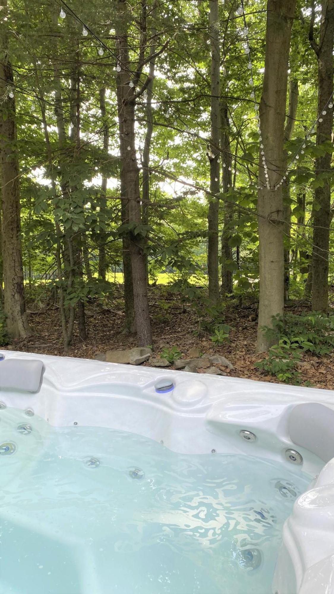 Walk To Pool & Beach - Spacious Gateway, Hot Tub, Game Room Pocono Country Place エクステリア 写真